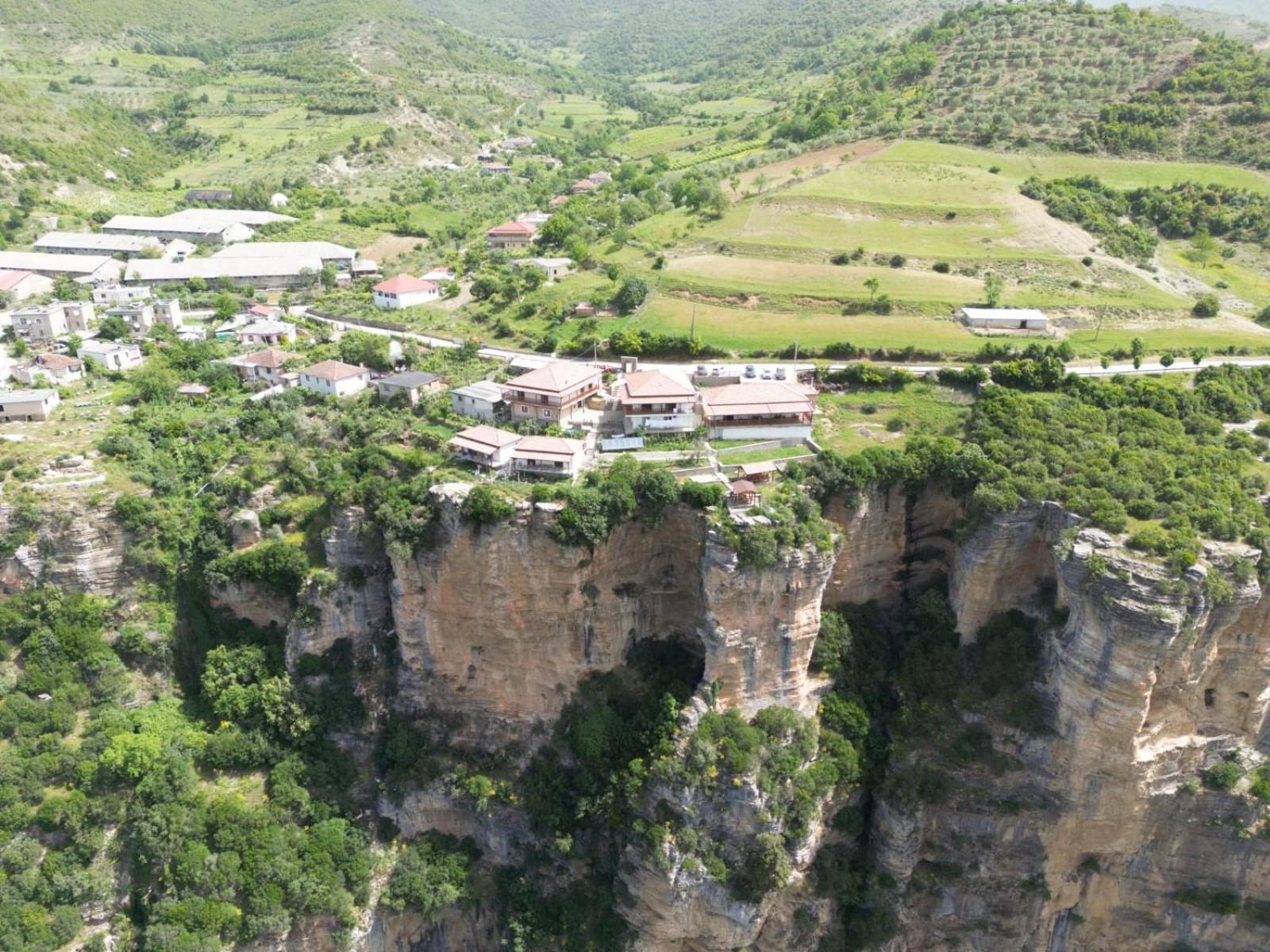 Guest House Bracaj Zhaban Exterior foto